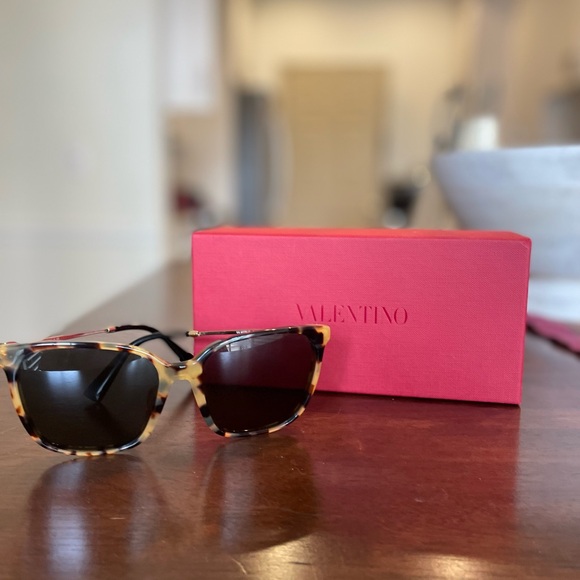 VALENTINO NWT $432 VA4078-F 5036/87 TORTOISE/GOLD GREY SQUARE SUNGLASSES. 57mm - Picture 2 of 8